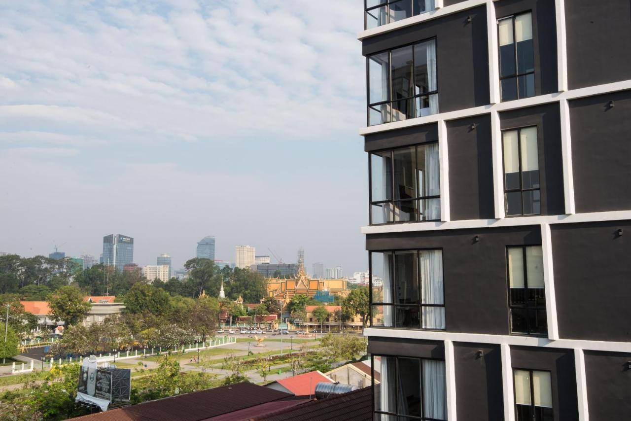 Glow Park Hotel Grand Royal Palace Phnom Penh Exterior photo